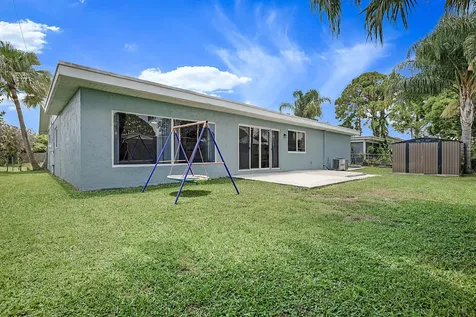 1851 SE Jackson Street Stuart FL 34997