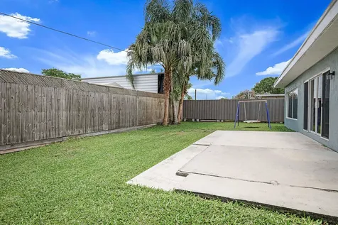1851 SE Jackson Street Stuart FL 34997