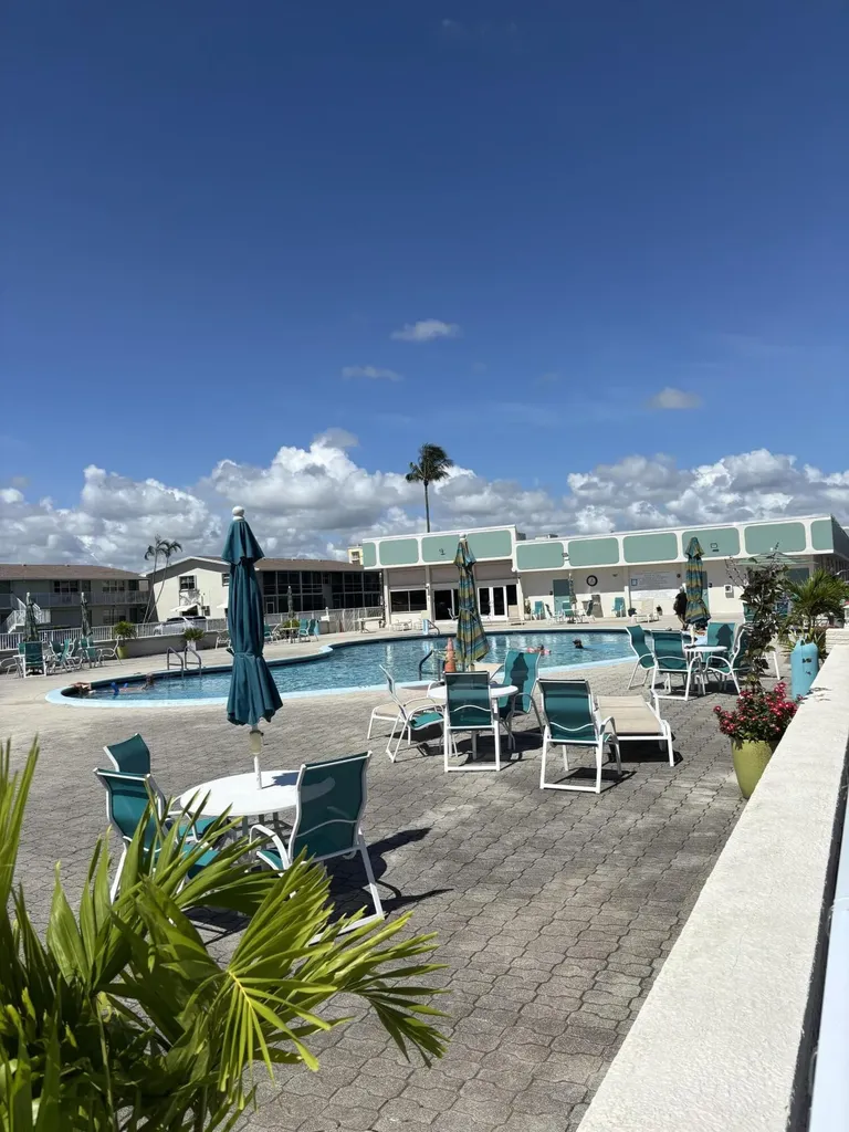 210 Horizons E Boynton Beach FL 33435