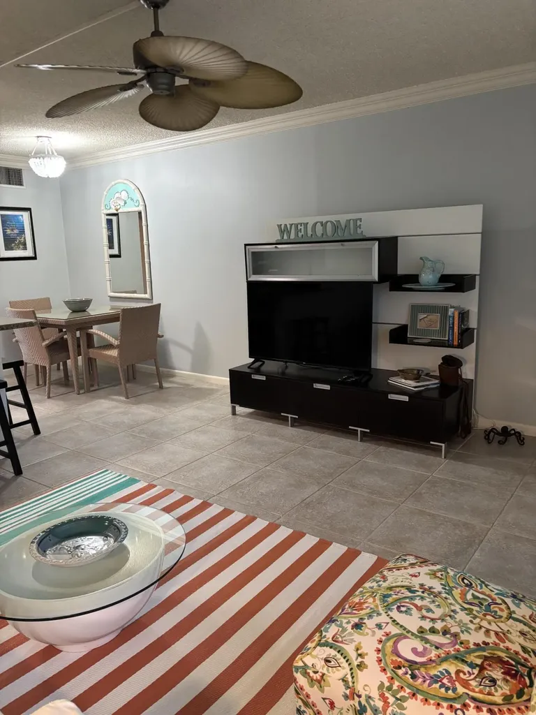210 Horizons E Boynton Beach FL 33435