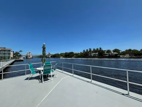 210 Horizons E Boynton Beach FL 33435