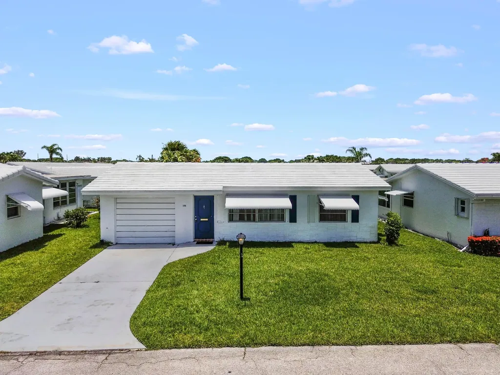 1196 SW Lake Circle Boynton Beach FL 33426