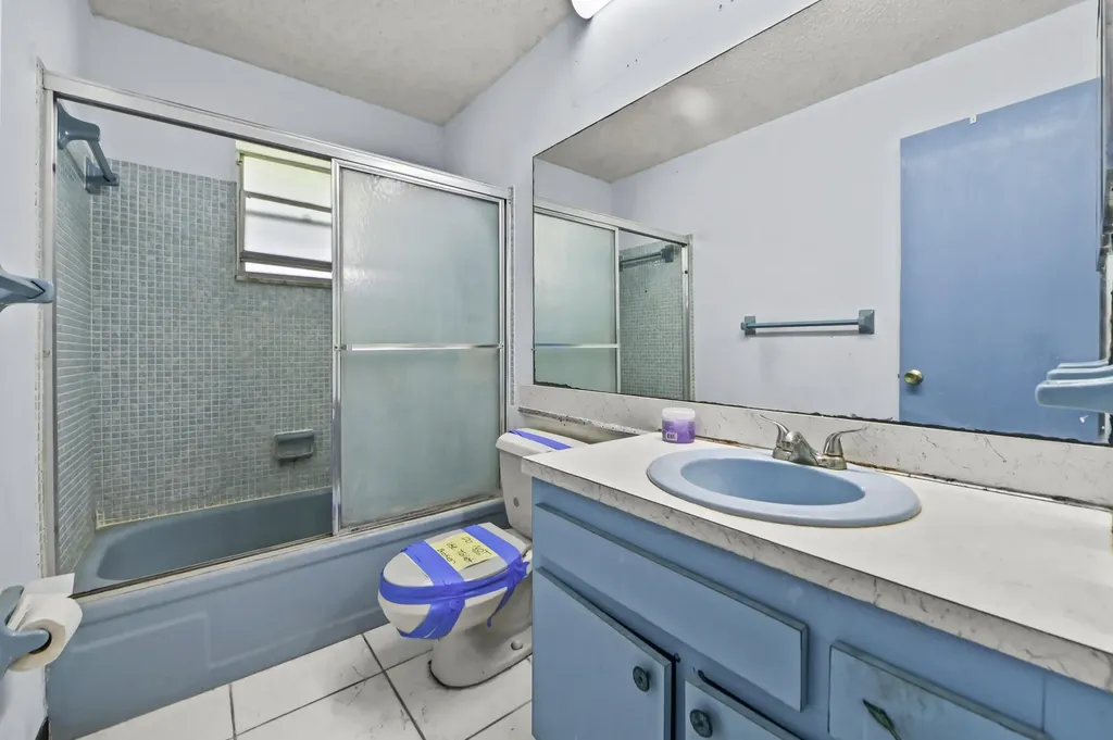 1196 SW Lake Circle Boynton Beach FL 33426