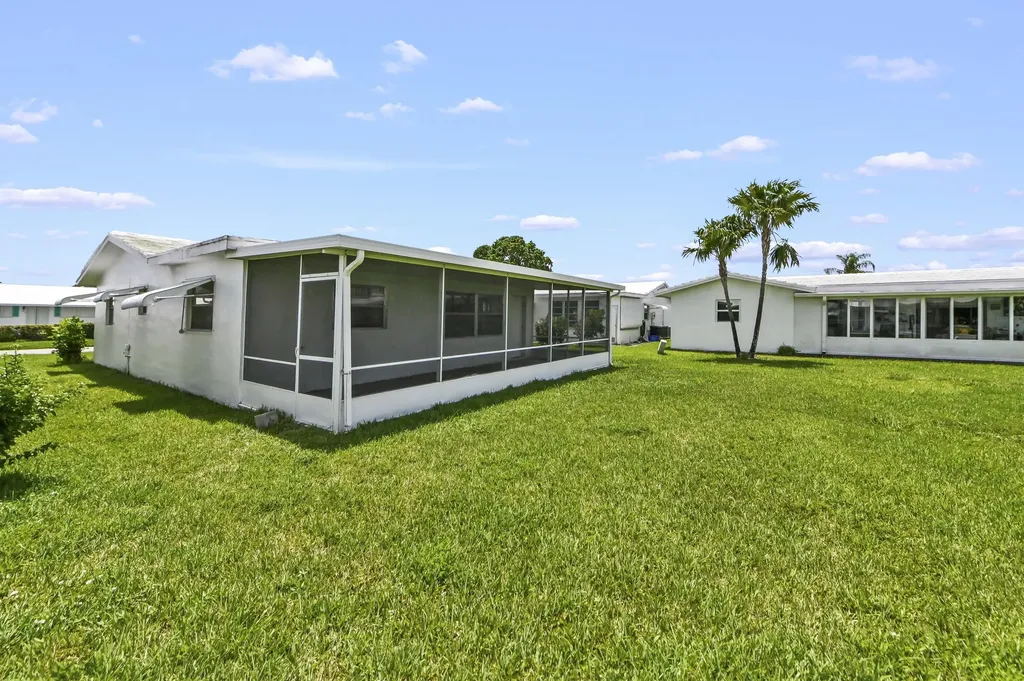 1196 SW Lake Circle Boynton Beach FL 33426
