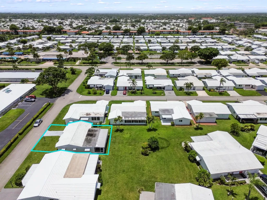 1196 SW Lake Circle Boynton Beach FL 33426