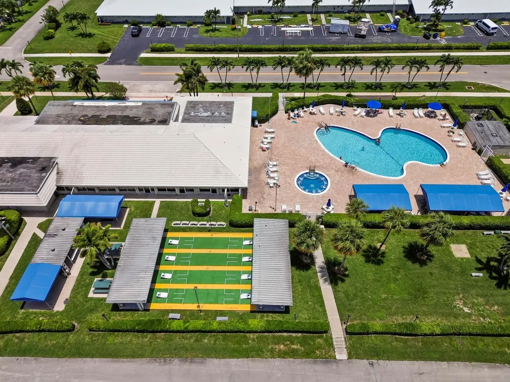 1196 SW Lake Circle Boynton Beach FL 33426