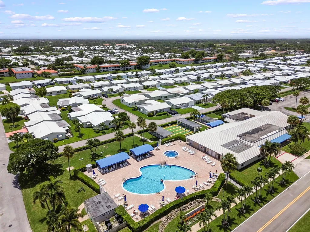 1196 SW Lake Circle Boynton Beach FL 33426