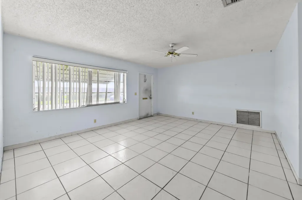 1196 SW Lake Circle Boynton Beach FL 33426