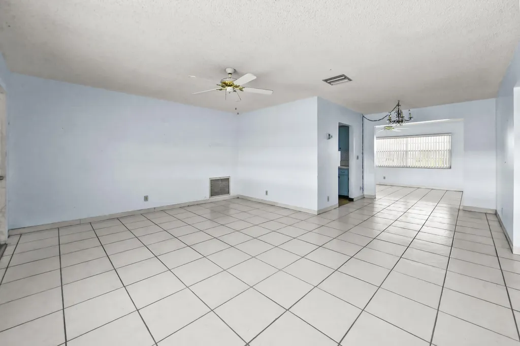 1196 SW Lake Circle Boynton Beach FL 33426
