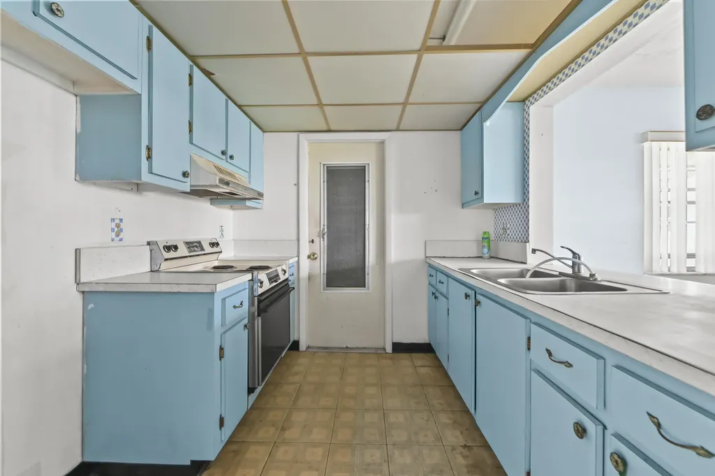 1196 SW Lake Circle Boynton Beach FL 33426