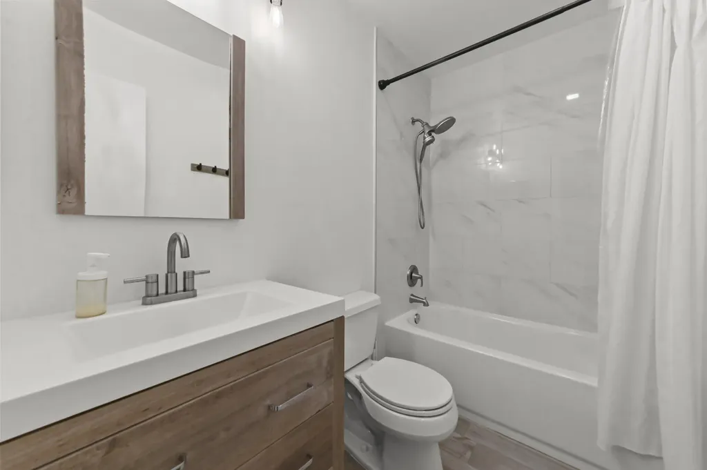 84 Conaskonk Circle Royal Palm Beach FL 33411