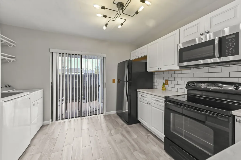 84 Conaskonk Circle Royal Palm Beach FL 33411