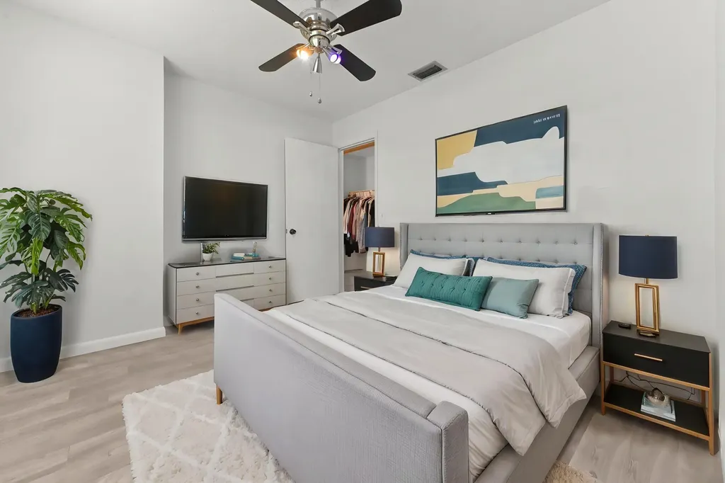 84 Conaskonk Circle Royal Palm Beach FL 33411