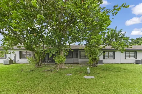 84 Conaskonk Circle Royal Palm Beach FL 33411