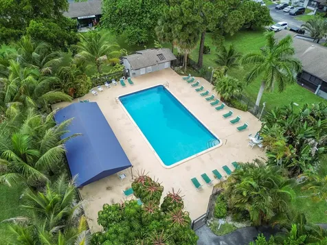 84 Conaskonk Circle Royal Palm Beach FL 33411