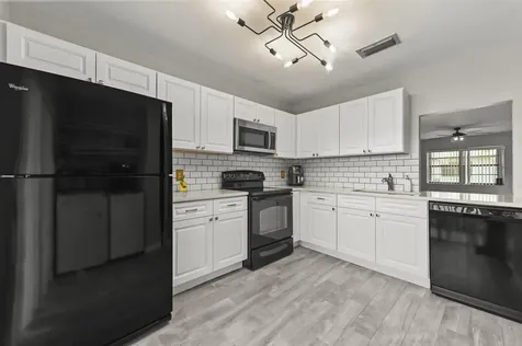 84 Conaskonk Circle Royal Palm Beach FL 33411