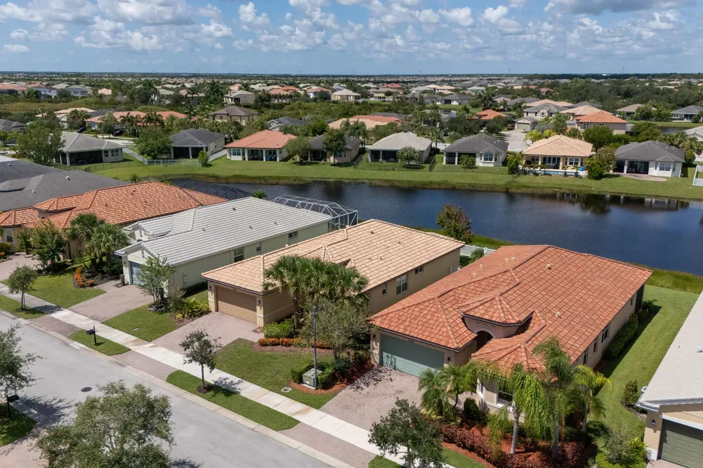 11271 SW Barton Way Port St Lucie FL 34987