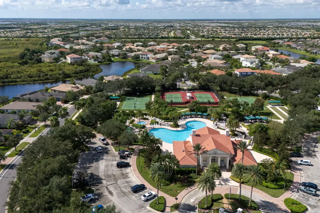 11271 SW Barton Way Port St Lucie FL 34987