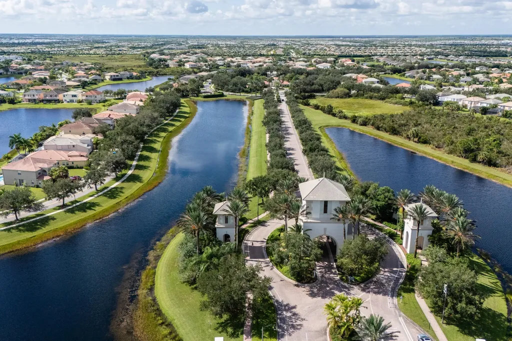 11271 SW Barton Way Port St Lucie FL 34987