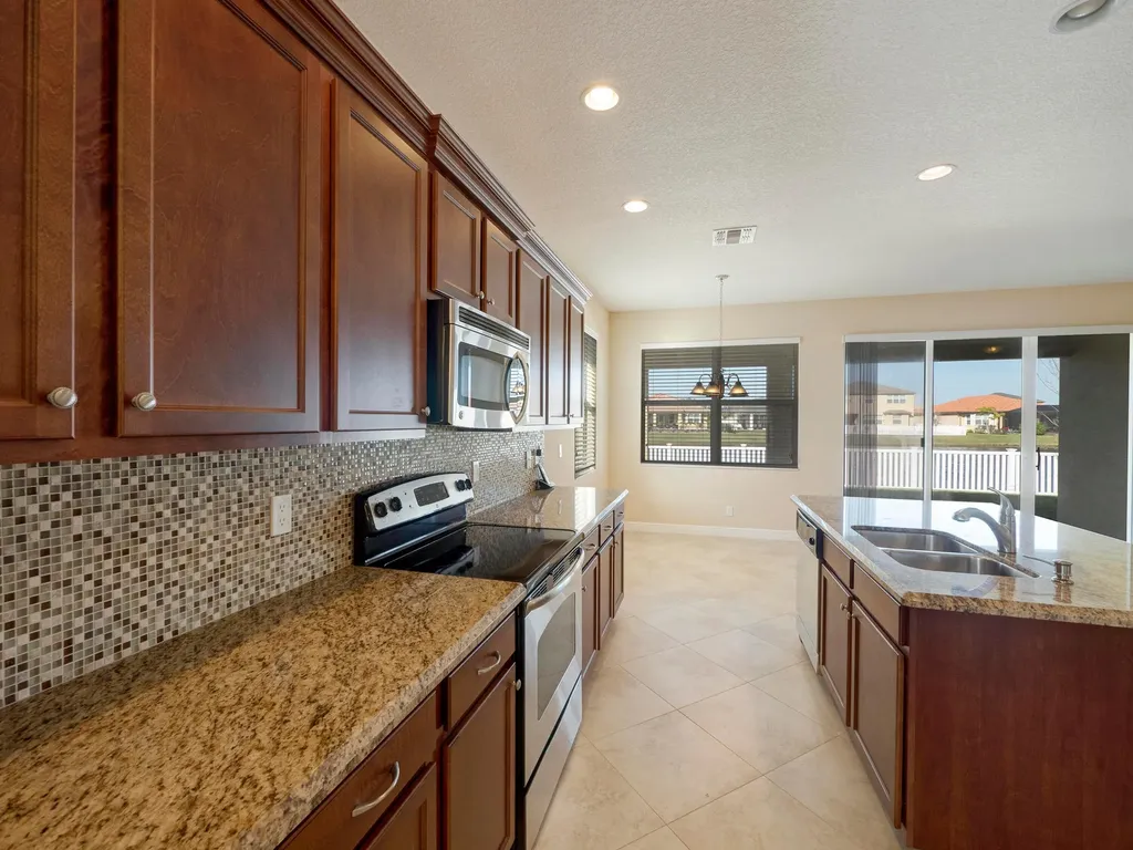 11271 SW Barton Way Port St Lucie FL 34987