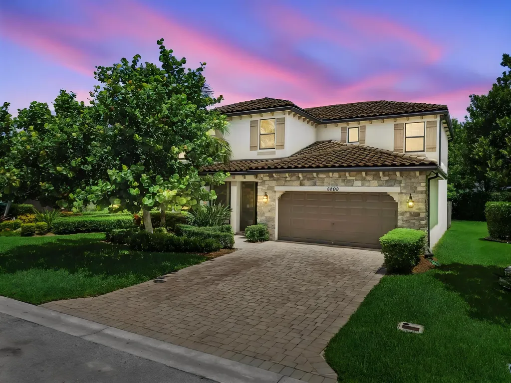 8899 Willow Cove Lane Lake Worth FL 33467