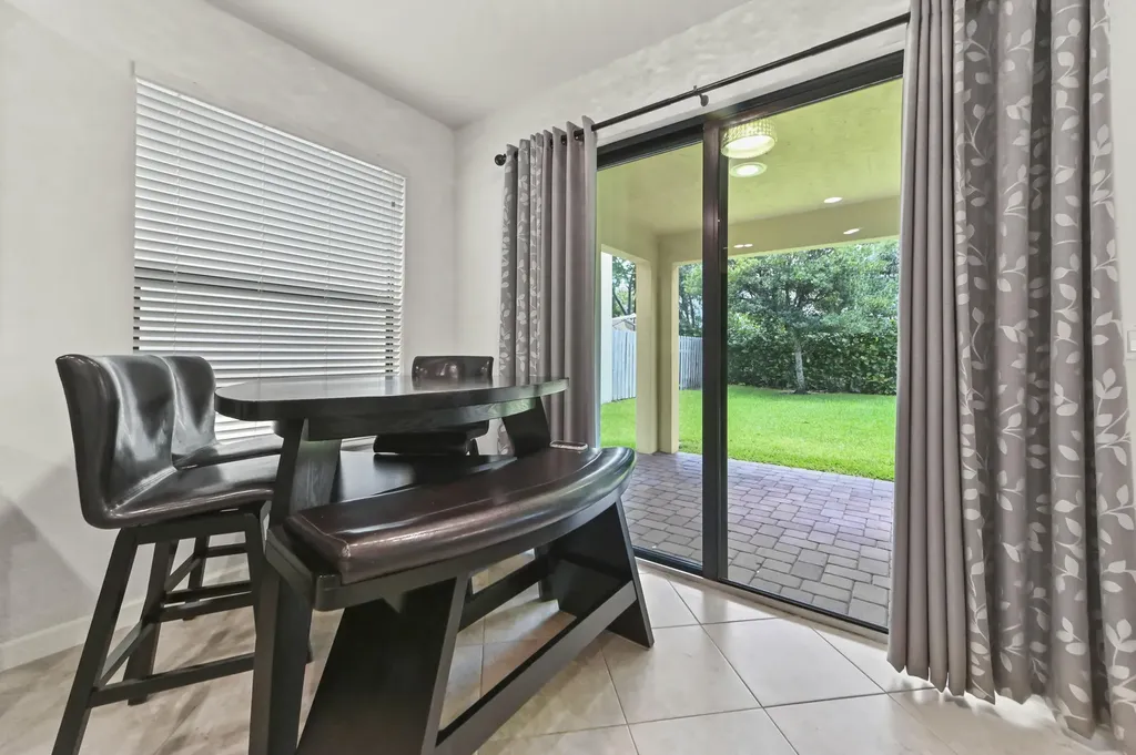 8899 Willow Cove Lane Lake Worth FL 33467