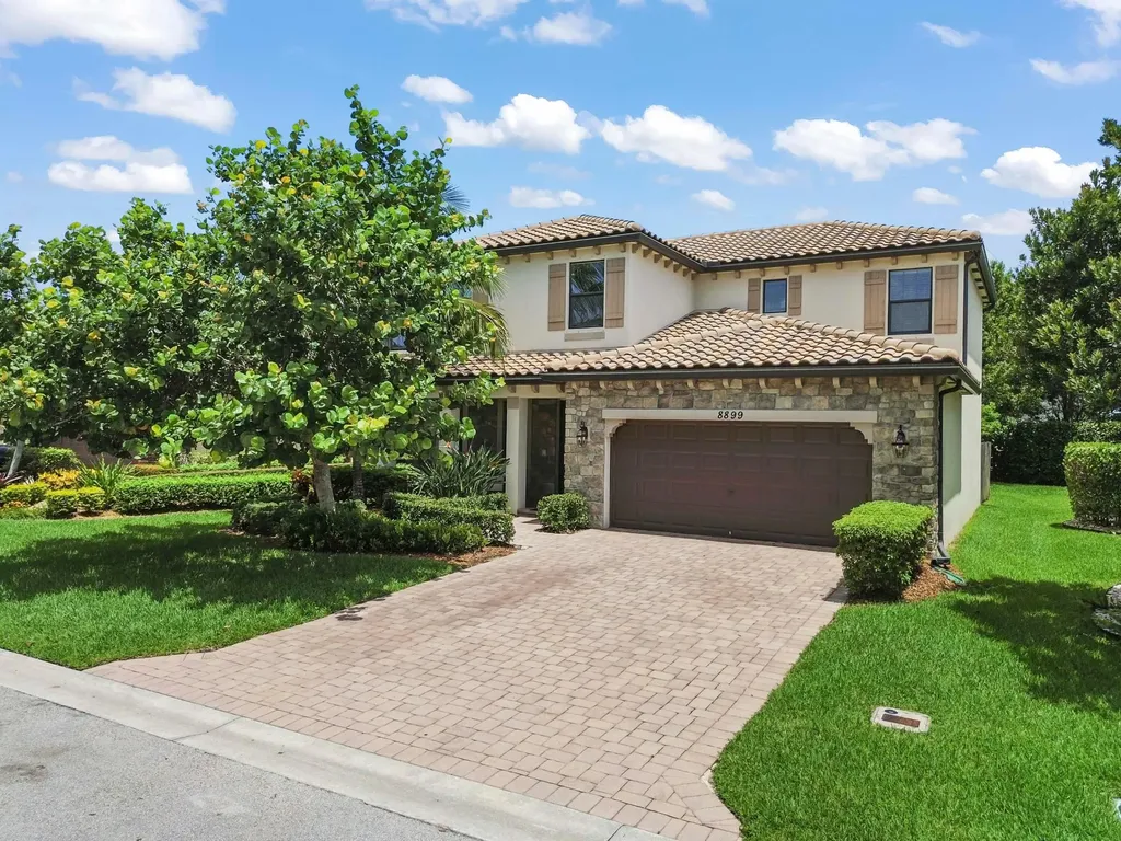 8899 Willow Cove Lane Lake Worth FL 33467