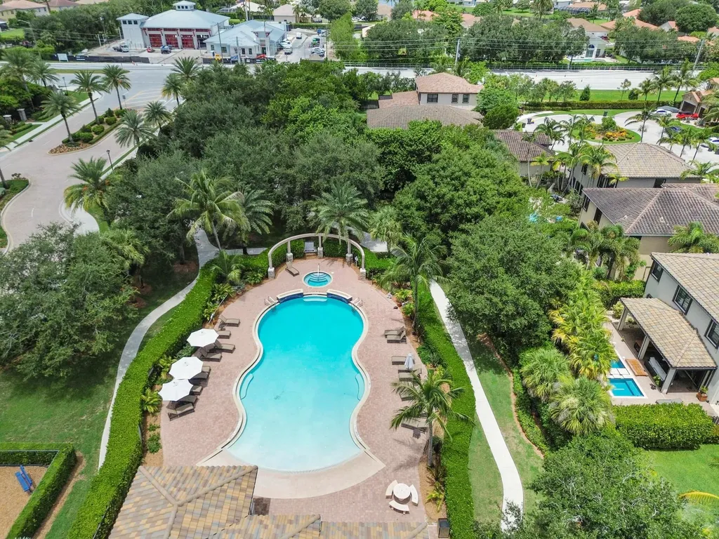8899 Willow Cove Lane Lake Worth FL 33467