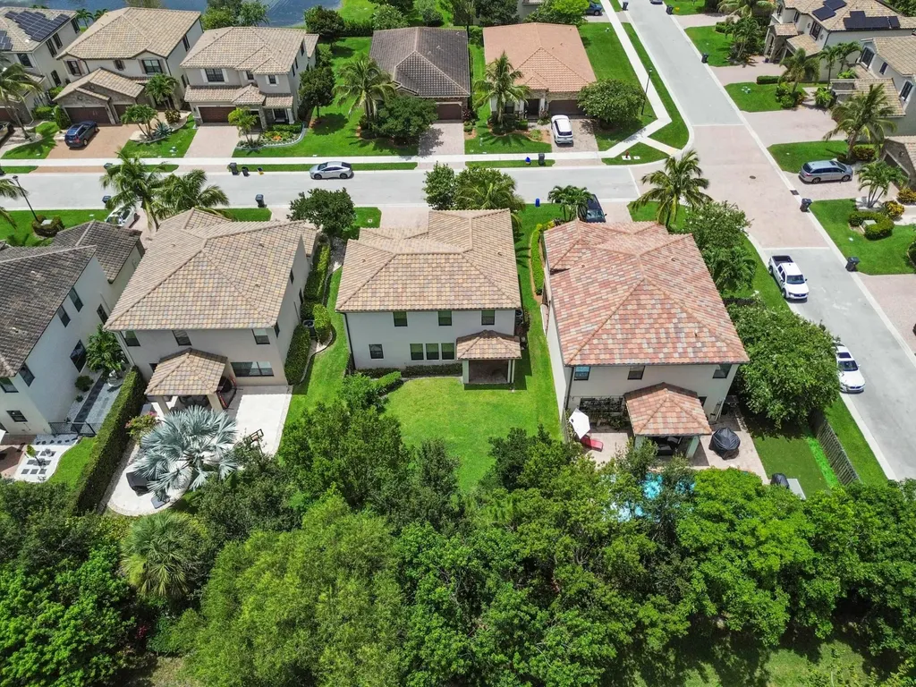 8899 Willow Cove Lane Lake Worth FL 33467