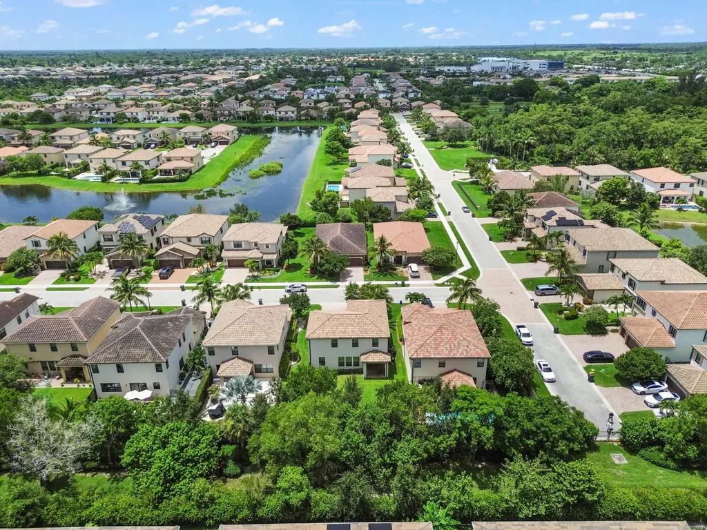 8899 Willow Cove Lane Lake Worth FL 33467