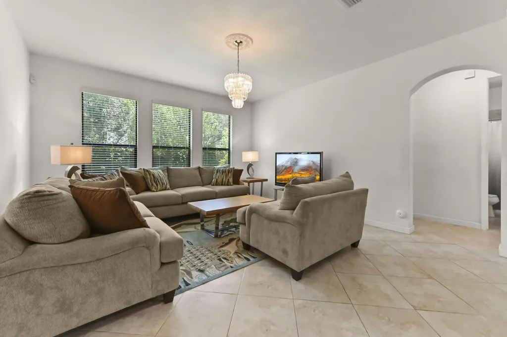 8899 Willow Cove Lane Lake Worth FL 33467