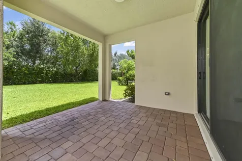 8899 Willow Cove Lane Lake Worth FL 33467
