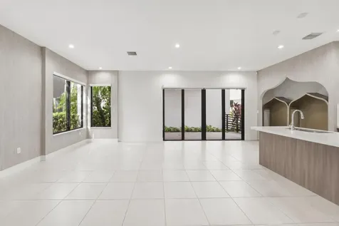 8272 NW 44th Terrace Doral FL 33166