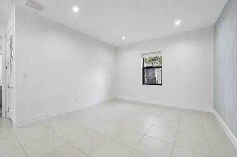 8272 NW 44th Terrace Doral FL 33166