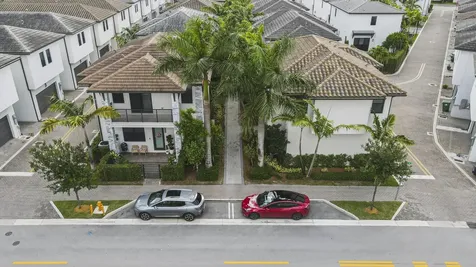 8272 NW 44th Terrace Doral FL 33166