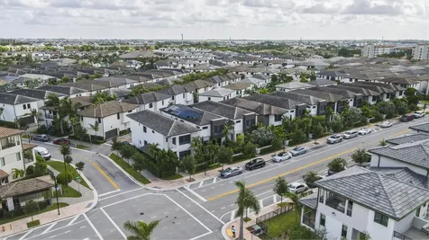 8272 NW 44th Terrace Doral FL 33166