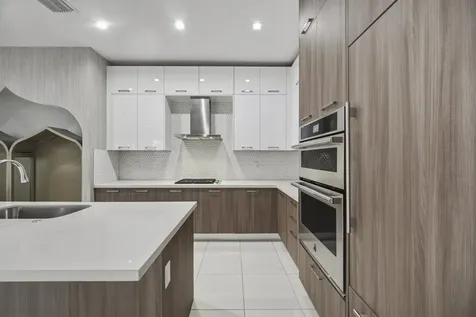 8272 NW 44th Terrace Doral FL 33166