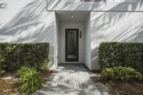 8272 NW 44th Terrace Doral FL 33166