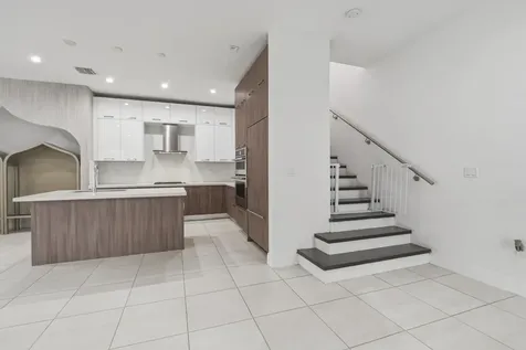 8272 NW 44th Terrace Doral FL 33166