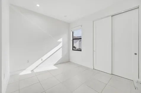 8272 NW 44th Terrace Doral FL 33166