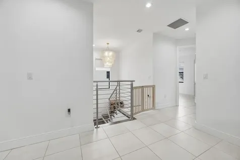 8272 NW 44th Terrace Doral FL 33166