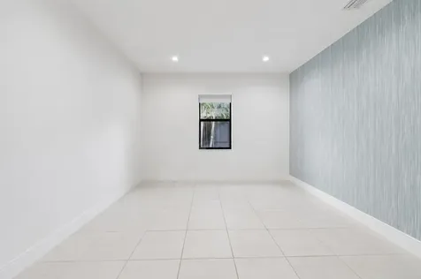 8272 NW 44th Terrace Doral FL 33166