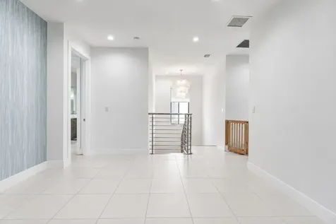 8272 NW 44th Terrace Doral FL 33166