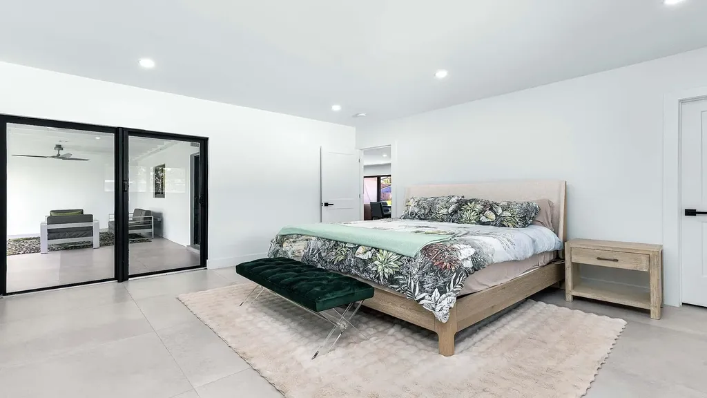 1099 SW 12th Street Boca Raton FL 33486