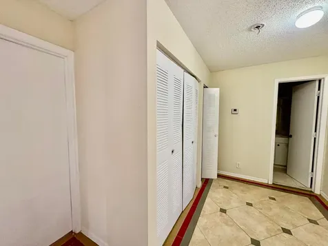 4— SW 82nd Way Davie FL 33328