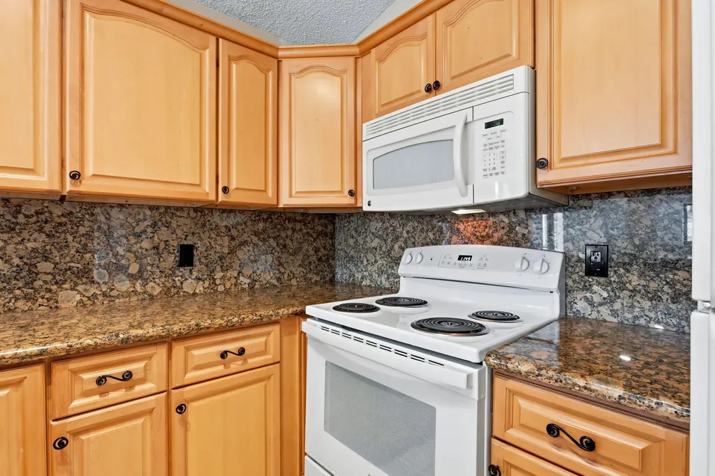 20986 Rustlewood Avenue Boca Raton FL 33428