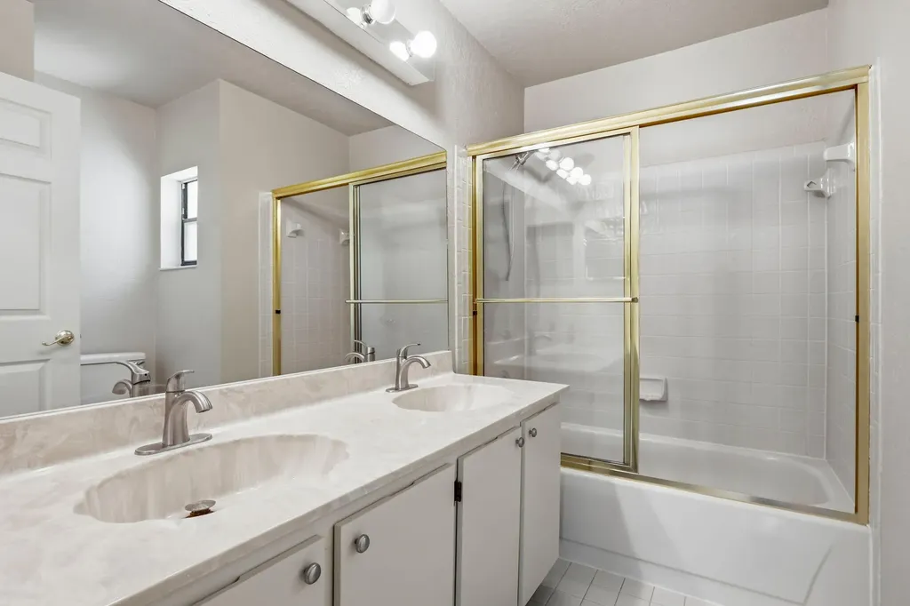 20986 Rustlewood Avenue Boca Raton FL 33428