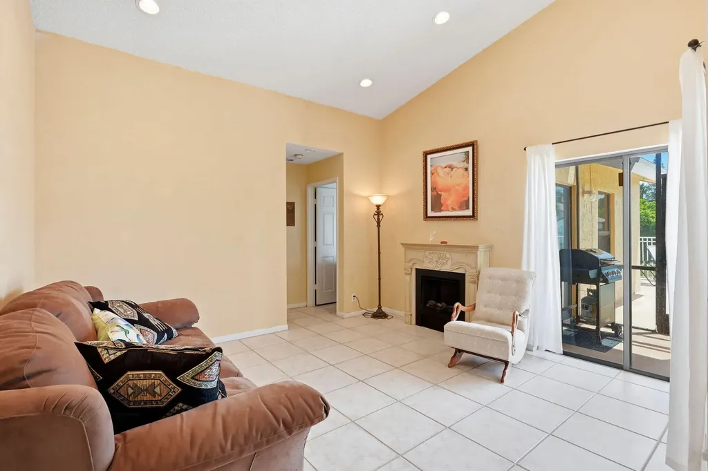 20986 Rustlewood Avenue Boca Raton FL 33428