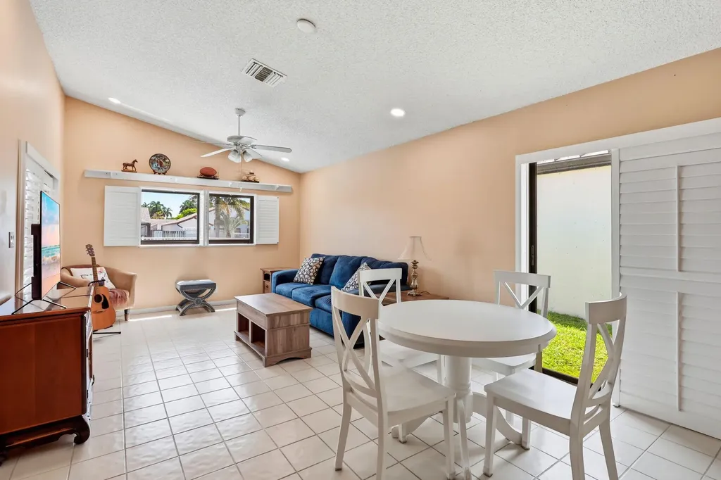 20986 Rustlewood Avenue Boca Raton FL 33428