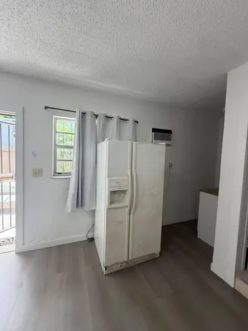 2137 NW 1st Terrace Miami FL 33125